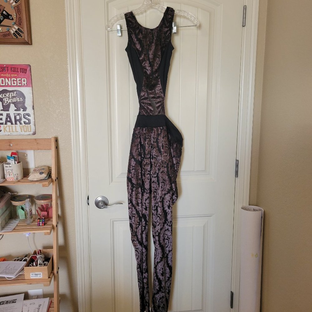 gray and black dance costume
